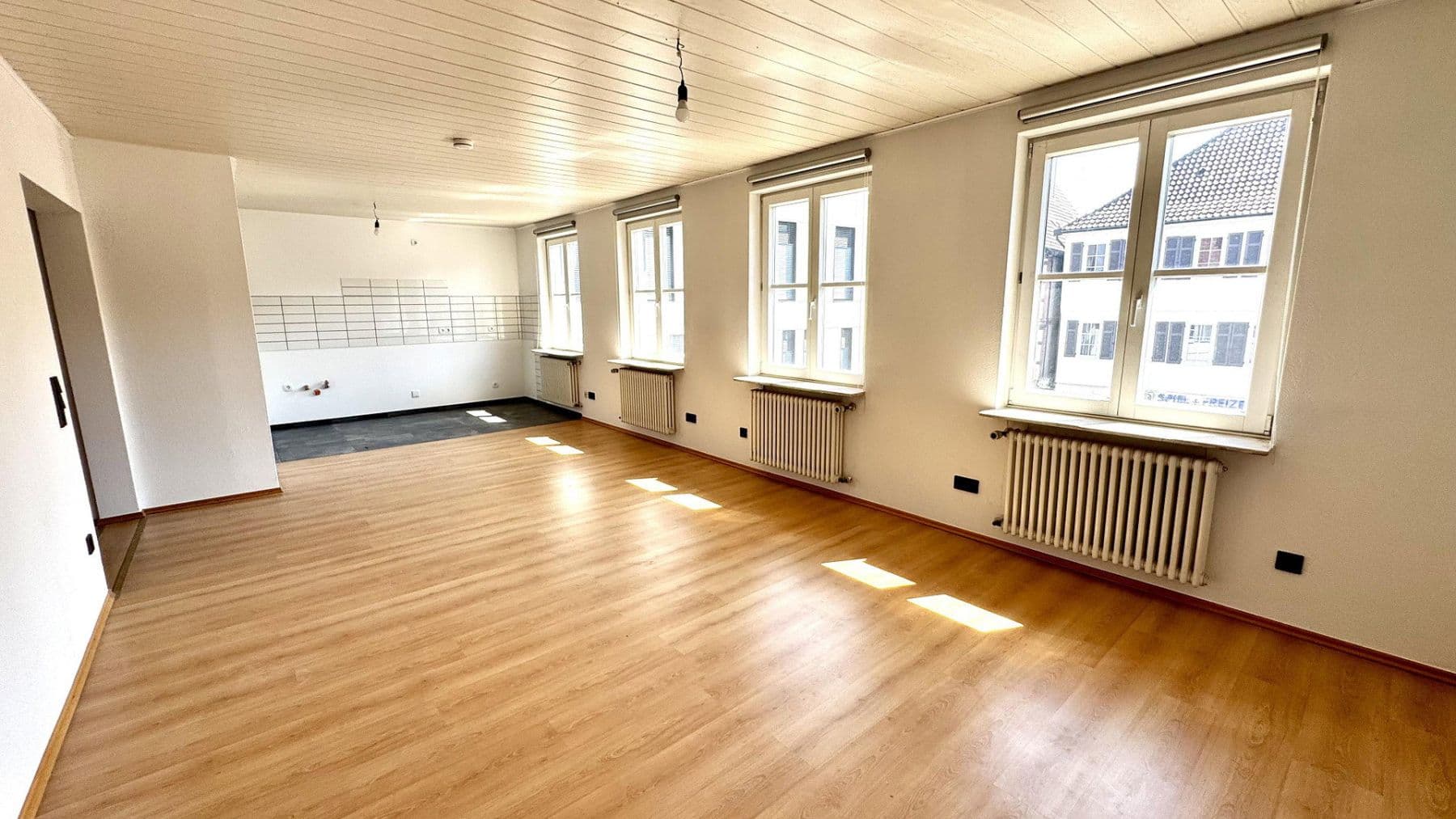 Prenájom bytu 3-izbový 80 m², Marktstraße 49, Winnenden, Bádensko-Wurttembersko Prenájom bytu 3-izbový 80 m², Marktstraße 49, Winnenden, Bádensko-Wurttembersko