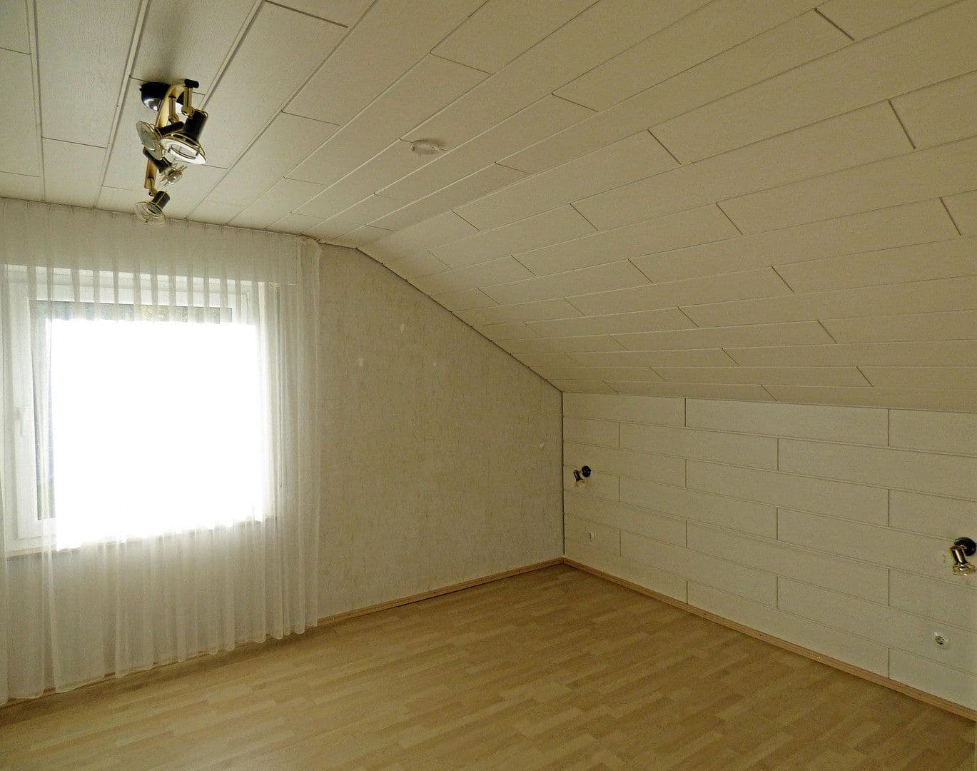 Predaj domu 129 m², pozemok 343 m², Schwäbisch Gmünd, Bádensko-Wurttembersko Predaj domu 129 m², pozemok 343 m², Schwäbisch Gmünd, Bádensko-Wurttembersko