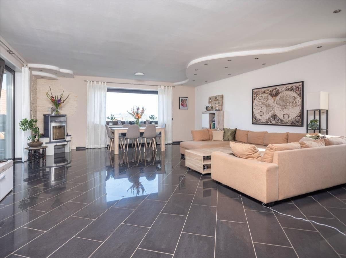 Predaj domu 240 m², pozemok 769 m², Krappelroth 29, Schmelz, Sársko Predaj domu 240 m², pozemok 769 m², Krappelroth 29, Schmelz, Sársko