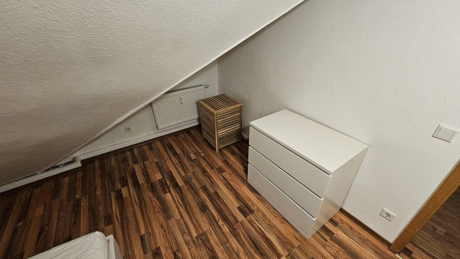 Prenájom bytu 4-izbový 93 m², Mülheimer Straße 76, Essen, Severné Porýnie - Westfálsko Prenájom bytu 4-izbový 93 m², Mülheimer Straße 76, Essen, Severné Porýnie - Westfálsko
