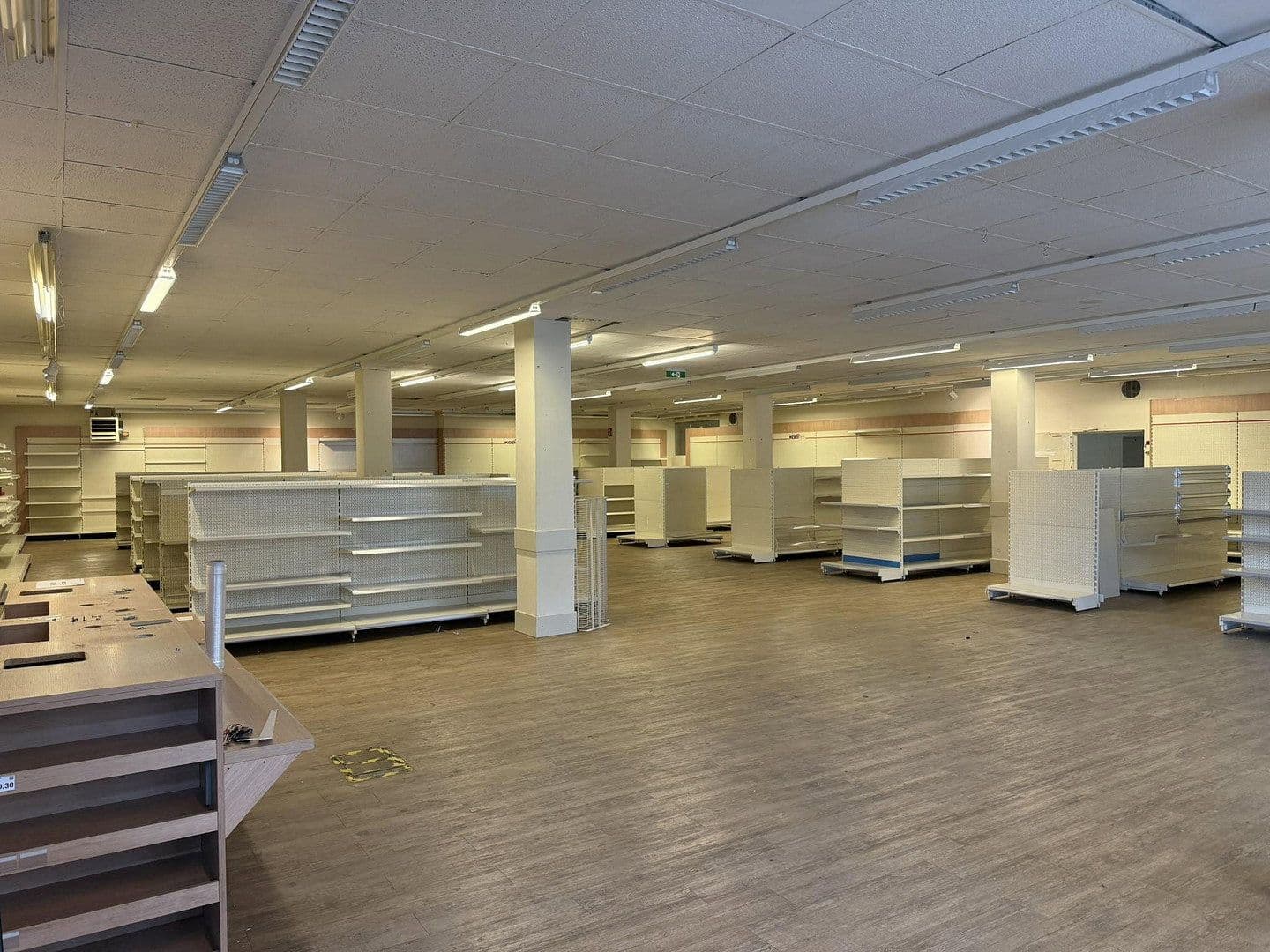 Prenájom nebytového priestoru 636 m², Stiftstr. 1 - 2, Herdecke, Severné Porýnie - Westfálsko Prenájom nebytového priestoru 636 m², Stiftstr. 1 - 2, Herdecke, Severné Porýnie - Westfálsko