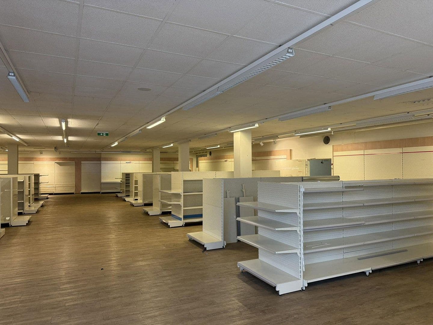 Prenájom nebytového priestoru 636 m², Stiftstr. 1 - 2, Herdecke, Severné Porýnie - Westfálsko Prenájom nebytového priestoru 636 m², Stiftstr. 1 - 2, Herdecke, Severné Porýnie - Westfálsko