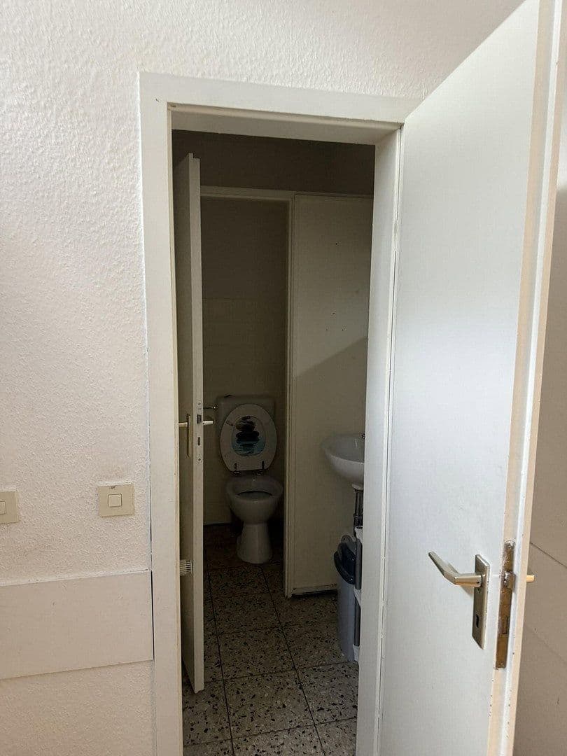 Prenájom nebytového priestoru 636 m², Stiftstr. 1 - 2, Herdecke, Severné Porýnie - Westfálsko Prenájom nebytového priestoru 636 m², Stiftstr. 1 - 2, Herdecke, Severné Porýnie - Westfálsko