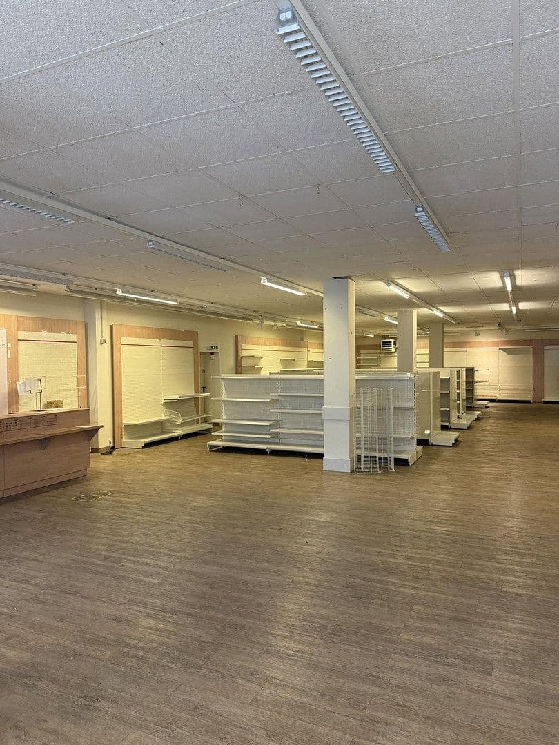 Prenájom nebytového priestoru 636 m², Stiftstr. 1 - 2, Herdecke, Severné Porýnie - Westfálsko Prenájom nebytového priestoru 636 m², Stiftstr. 1 - 2, Herdecke, Severné Porýnie - Westfálsko