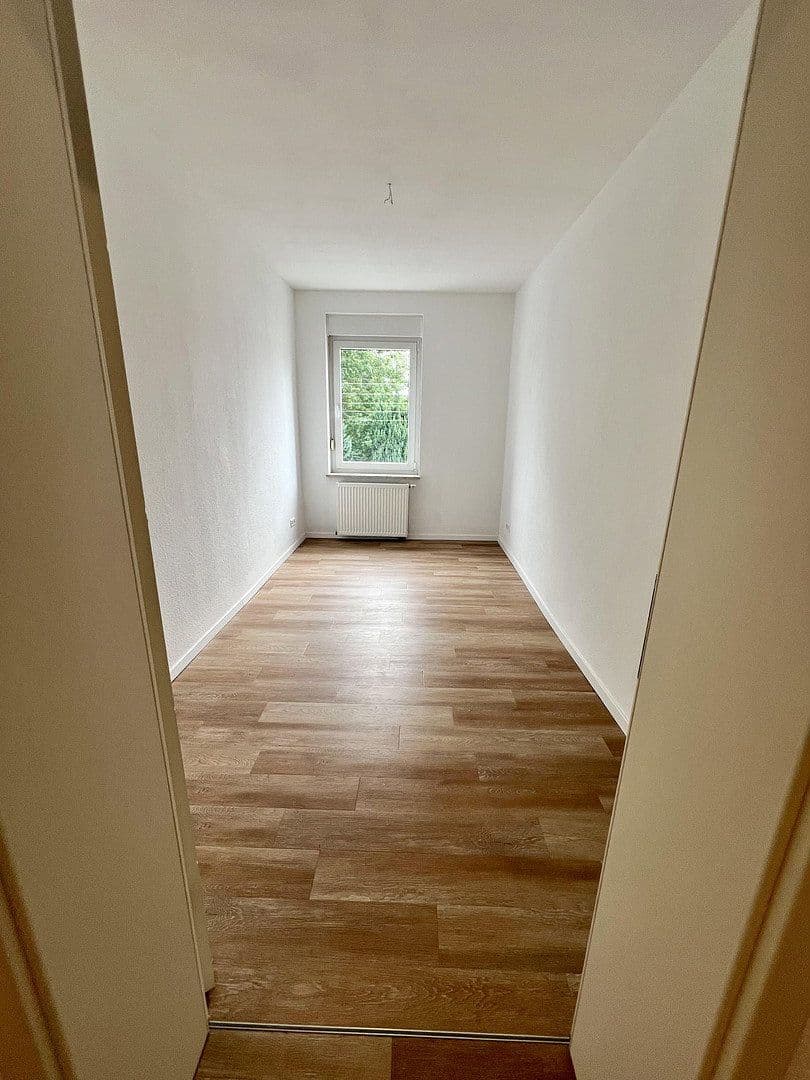 Prenájom bytu 4-izbový 106 m², Stötteritzer Landstraße 30, Leipzig, Sasko Prenájom bytu 4-izbový 106 m², Stötteritzer Landstraße 30, Leipzig, Sasko