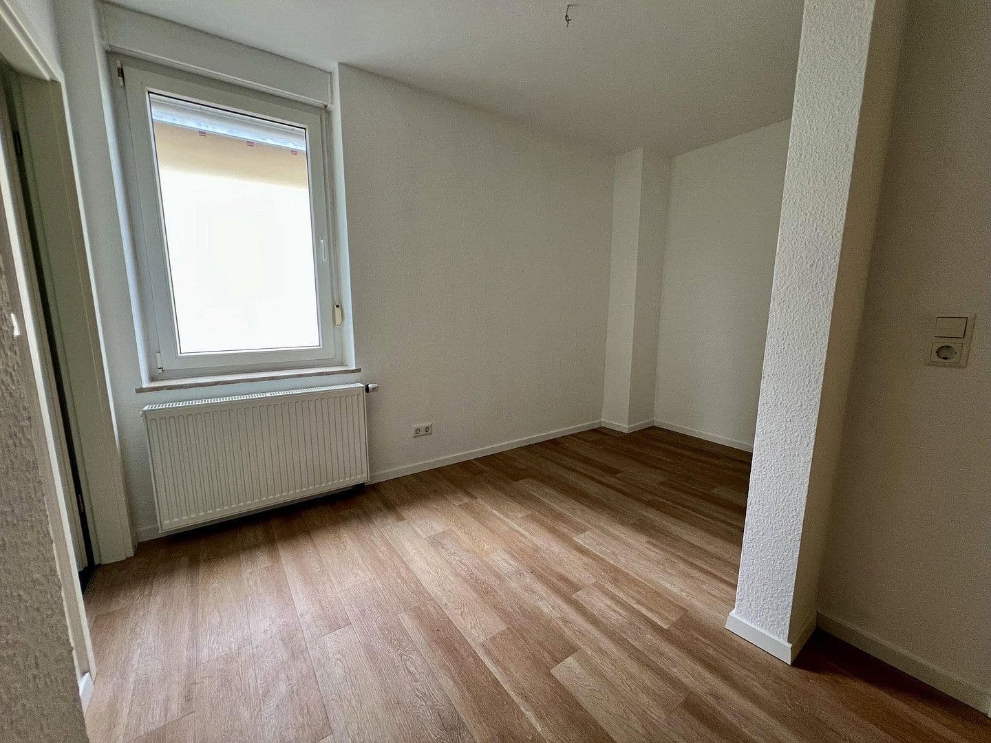 Prenájom bytu 4-izbový 106 m², Stötteritzer Landstraße 30, Leipzig, Sasko Prenájom bytu 4-izbový 106 m², Stötteritzer Landstraße 30, Leipzig, Sasko