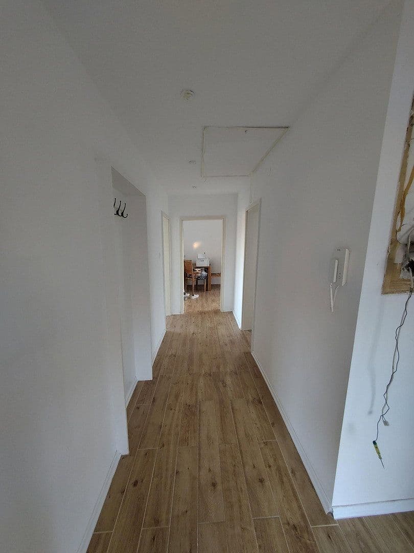 Prenájom bytu 3-izbový 120 m², Weinheim, Bádensko-Wurttembersko Prenájom bytu 3-izbový 120 m², Weinheim, Bádensko-Wurttembersko