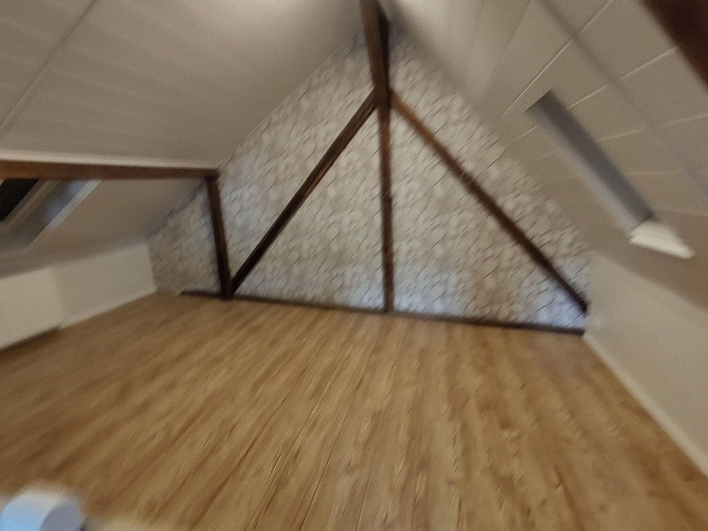 Prenájom bytu 3-izbový 120 m², Weinheim, Bádensko-Wurttembersko Prenájom bytu 3-izbový 120 m², Weinheim, Bádensko-Wurttembersko