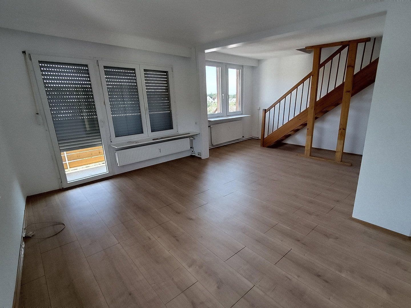 Prenájom bytu 3-izbový 120 m², Weinheim, Bádensko-Wurttembersko Prenájom bytu 3-izbový 120 m², Weinheim, Bádensko-Wurttembersko