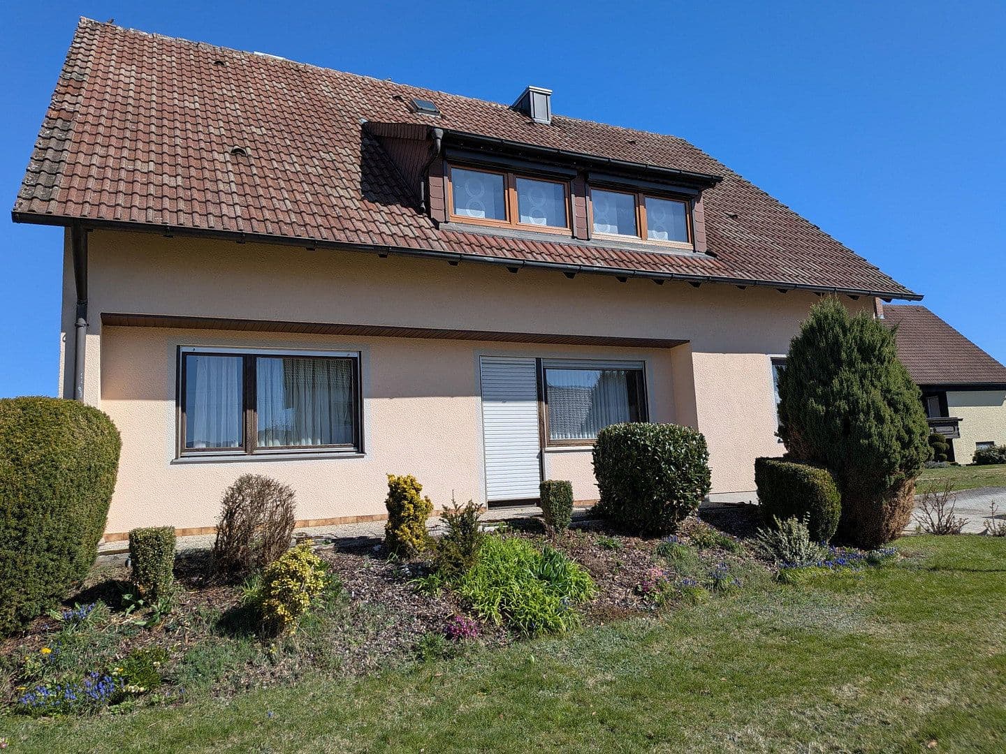 Predaj domu 175 m², pozemok 925 m², Schellenbachstr. 7, Eslarn, Bavorsko Predaj domu 175 m², pozemok 925 m², Schellenbachstr. 7, Eslarn, Bavorsko
