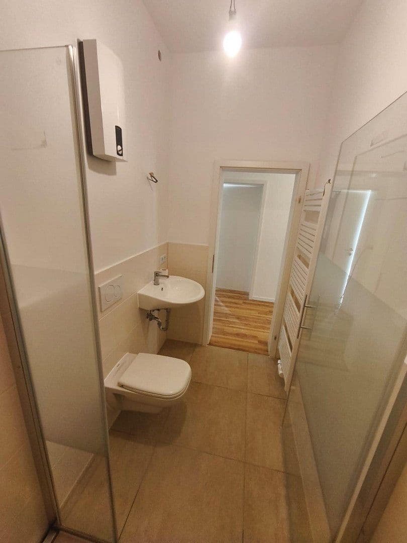 Prenájom bytu 5-izbový 141 m², Friedrich-Wilhelm-Straße 38, Braunschweig, Dolné Sasko Prenájom bytu 5-izbový 141 m², Friedrich-Wilhelm-Straße 38, Braunschweig, Dolné Sasko