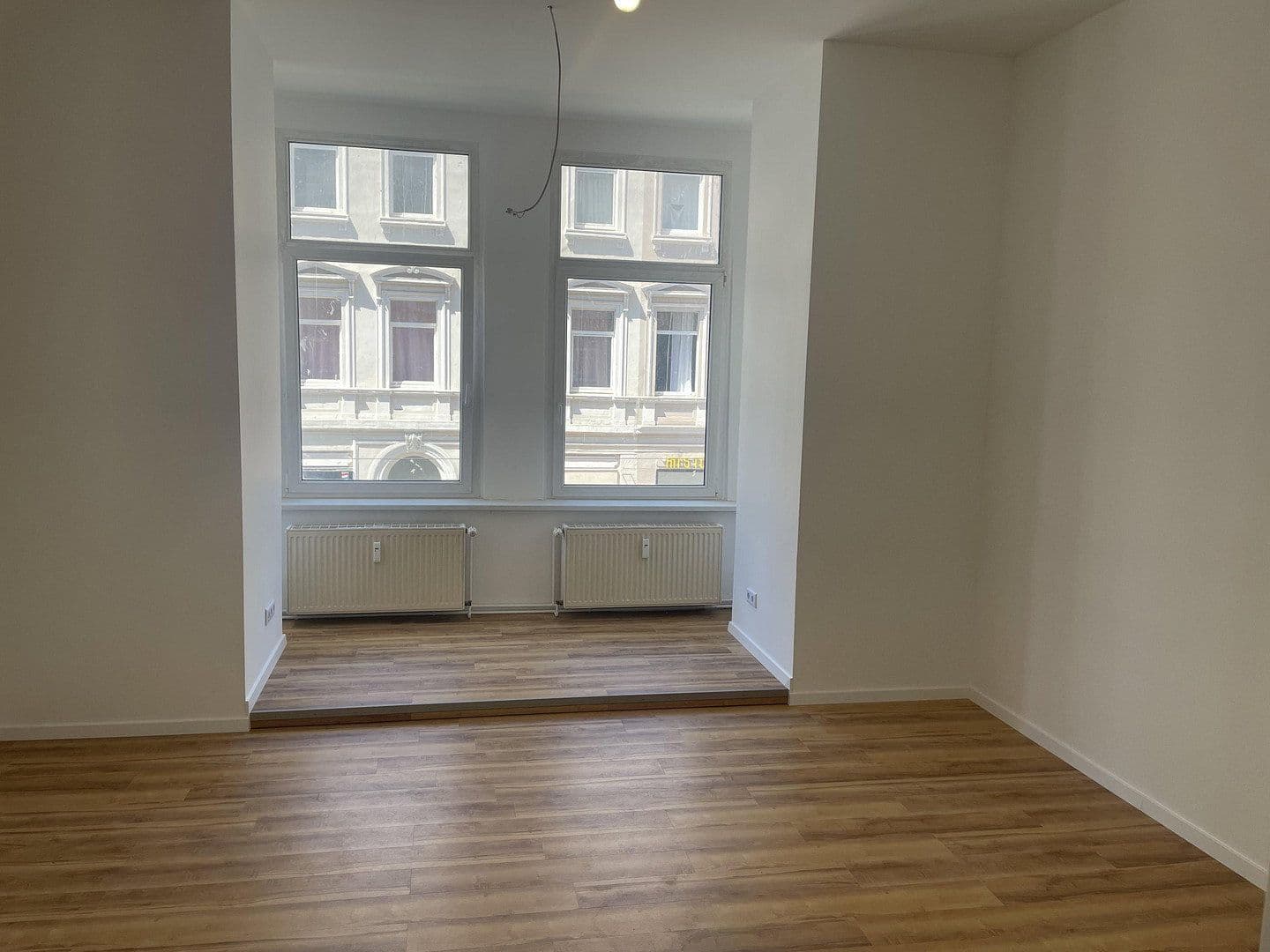 Prenájom bytu 5-izbový 141 m², Friedrich-Wilhelm-Straße 38, Braunschweig, Dolné Sasko Prenájom bytu 5-izbový 141 m², Friedrich-Wilhelm-Straße 38, Braunschweig, Dolné Sasko