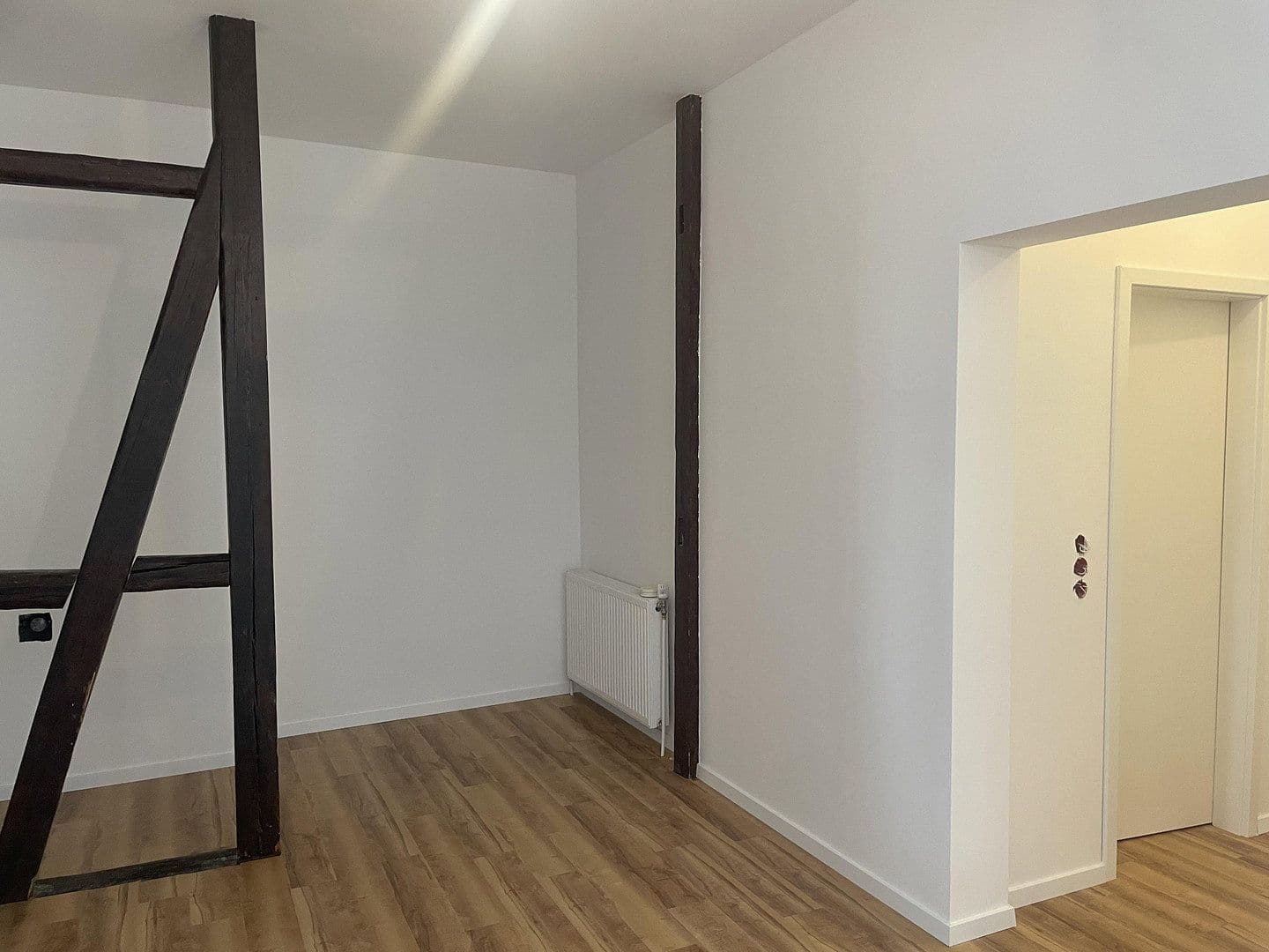 Prenájom bytu 5-izbový 141 m², Friedrich-Wilhelm-Straße 38, Braunschweig, Dolné Sasko Prenájom bytu 5-izbový 141 m², Friedrich-Wilhelm-Straße 38, Braunschweig, Dolné Sasko