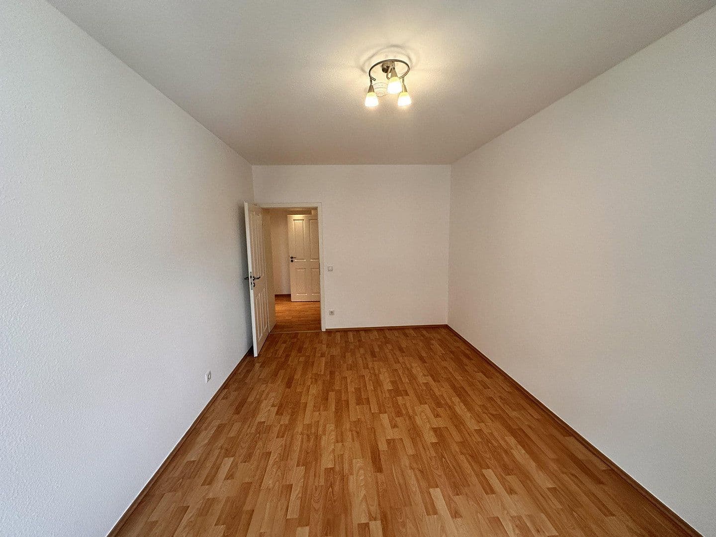 Prenájom bytu 2-izbový 73 m², Am Zehnt 9, Sinsheim, Bádensko-Wurttembersko Prenájom bytu 2-izbový 73 m², Am Zehnt 9, Sinsheim, Bádensko-Wurttembersko