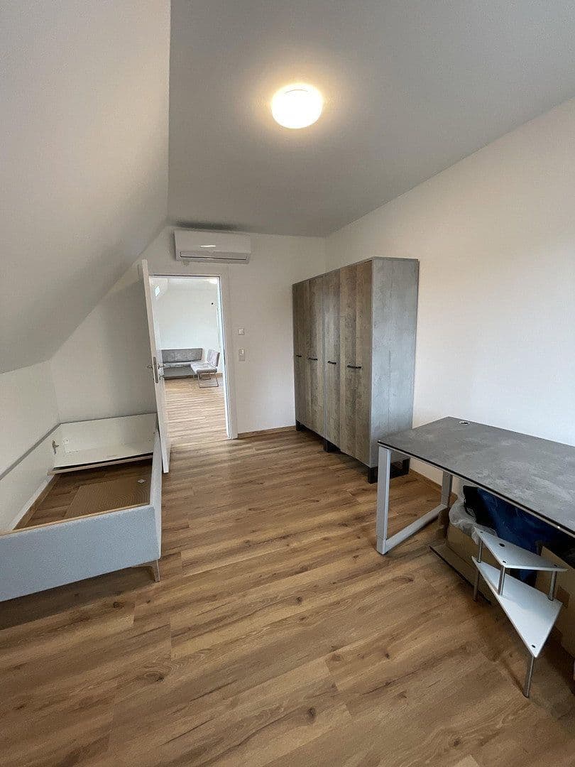 Prenájom bytu 5-izbový 99 m², Düsseldorf, Severné Porýnie - Westfálsko Prenájom bytu 5-izbový 99 m², Düsseldorf, Severné Porýnie - Westfálsko
