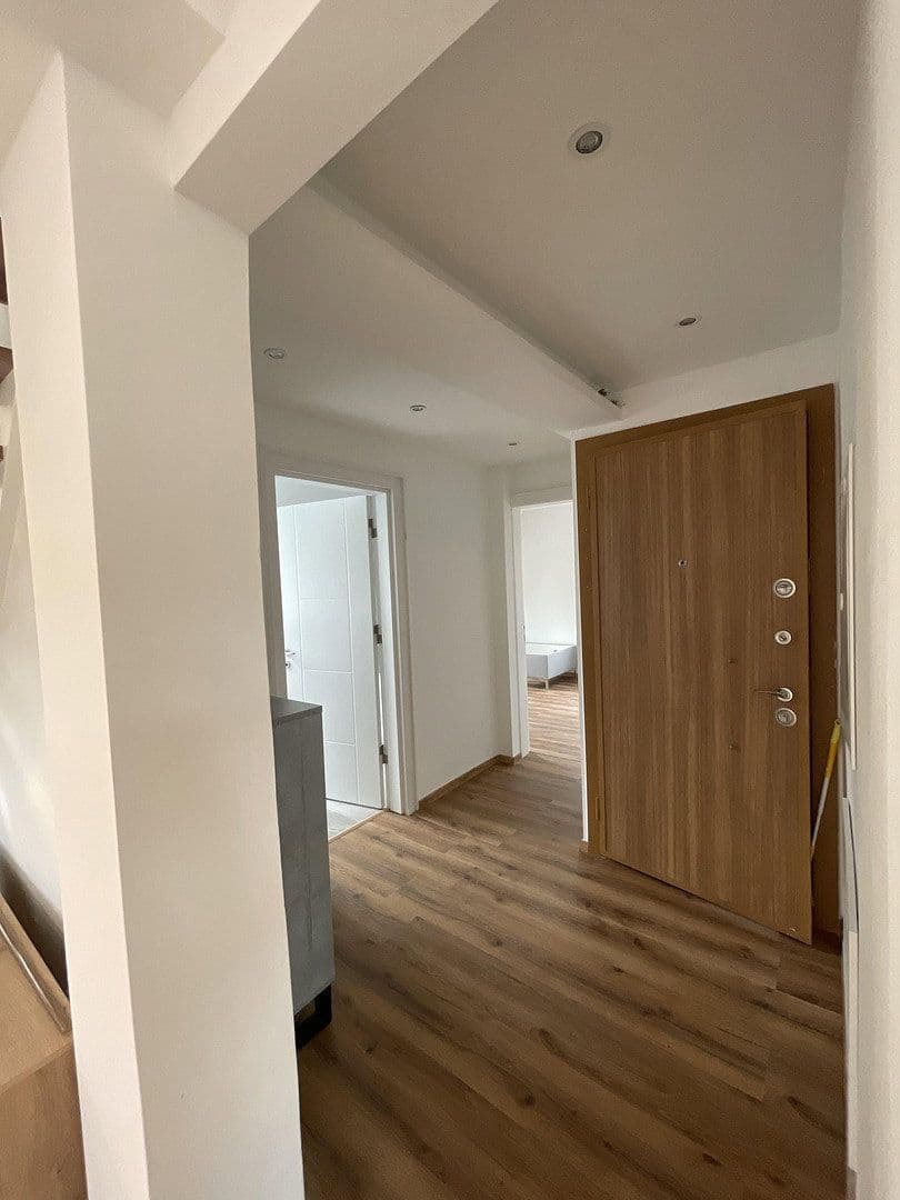 Prenájom bytu 5-izbový 99 m², Düsseldorf, Severné Porýnie - Westfálsko Prenájom bytu 5-izbový 99 m², Düsseldorf, Severné Porýnie - Westfálsko