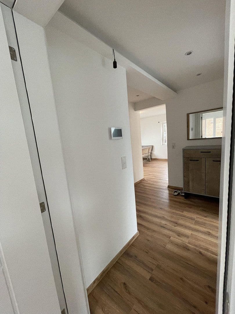 Prenájom bytu 5-izbový 99 m², Düsseldorf, Severné Porýnie - Westfálsko Prenájom bytu 5-izbový 99 m², Düsseldorf, Severné Porýnie - Westfálsko