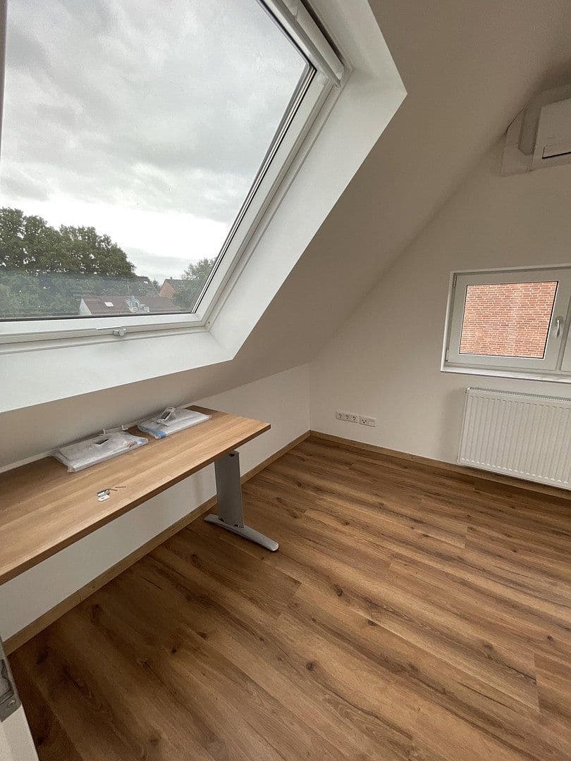 Prenájom bytu 5-izbový 99 m², Düsseldorf, Severné Porýnie - Westfálsko Prenájom bytu 5-izbový 99 m², Düsseldorf, Severné Porýnie - Westfálsko
