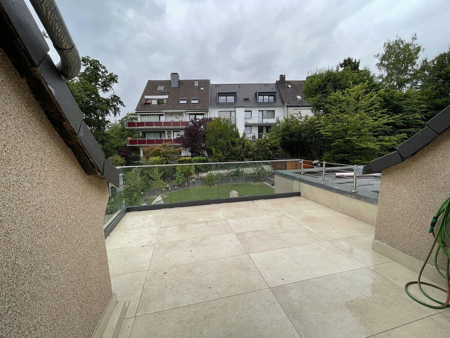 Prenájom bytu 5-izbový 99 m², Düsseldorf, Severné Porýnie - Westfálsko Prenájom bytu 5-izbový 99 m², Düsseldorf, Severné Porýnie - Westfálsko