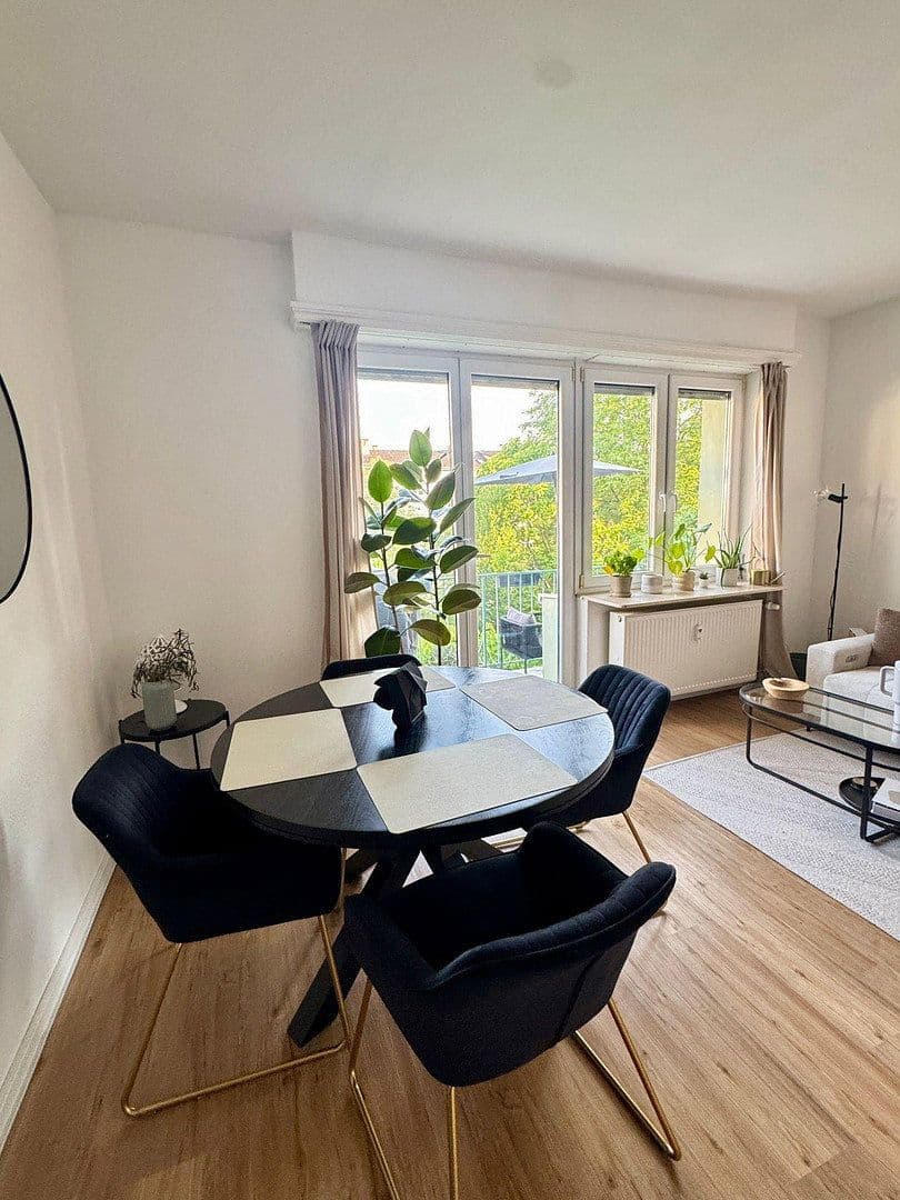 Prenájom bytu 3-izbový 64 m², Pforzheim, Bádensko-Wurttembersko Prenájom bytu 3-izbový 64 m², Pforzheim, Bádensko-Wurttembersko