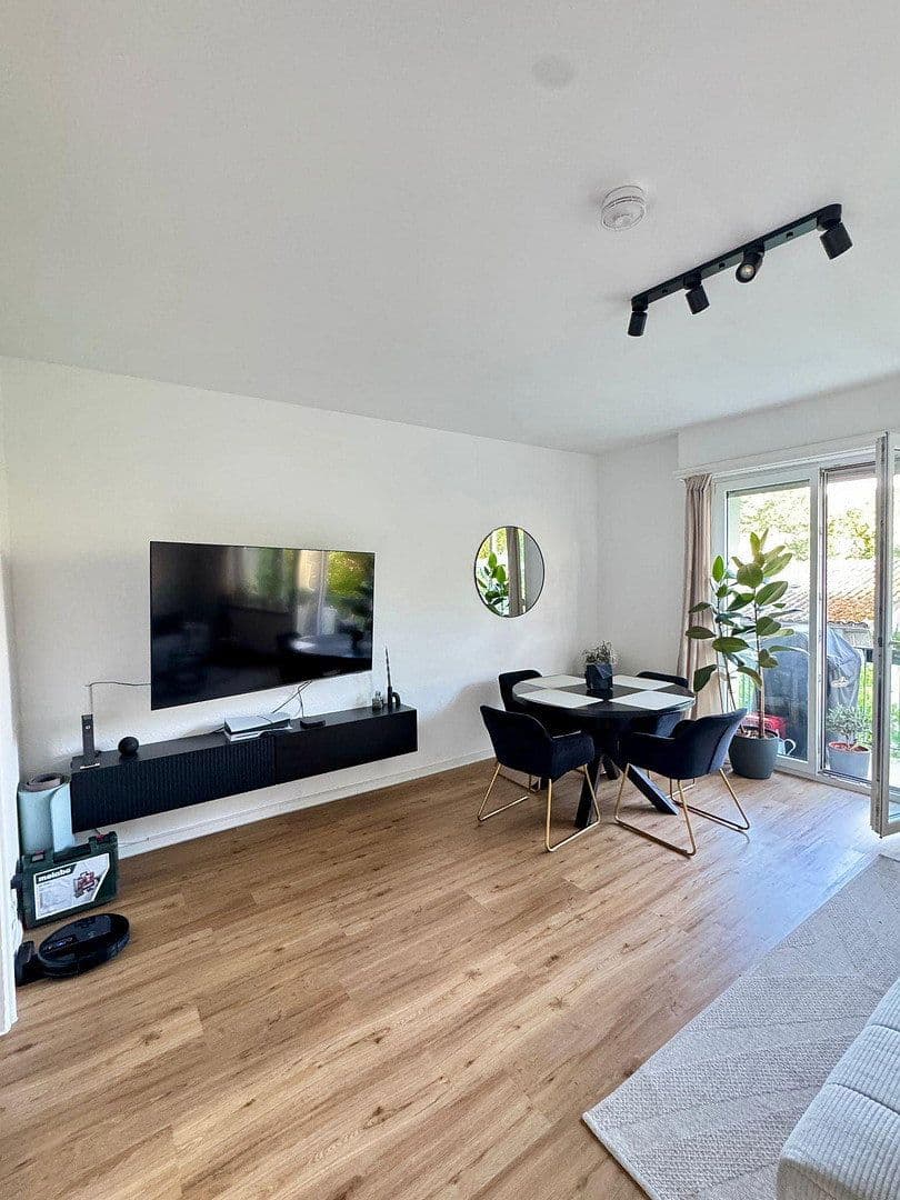 Prenájom bytu 3-izbový 64 m², Pforzheim, Bádensko-Wurttembersko Prenájom bytu 3-izbový 64 m², Pforzheim, Bádensko-Wurttembersko