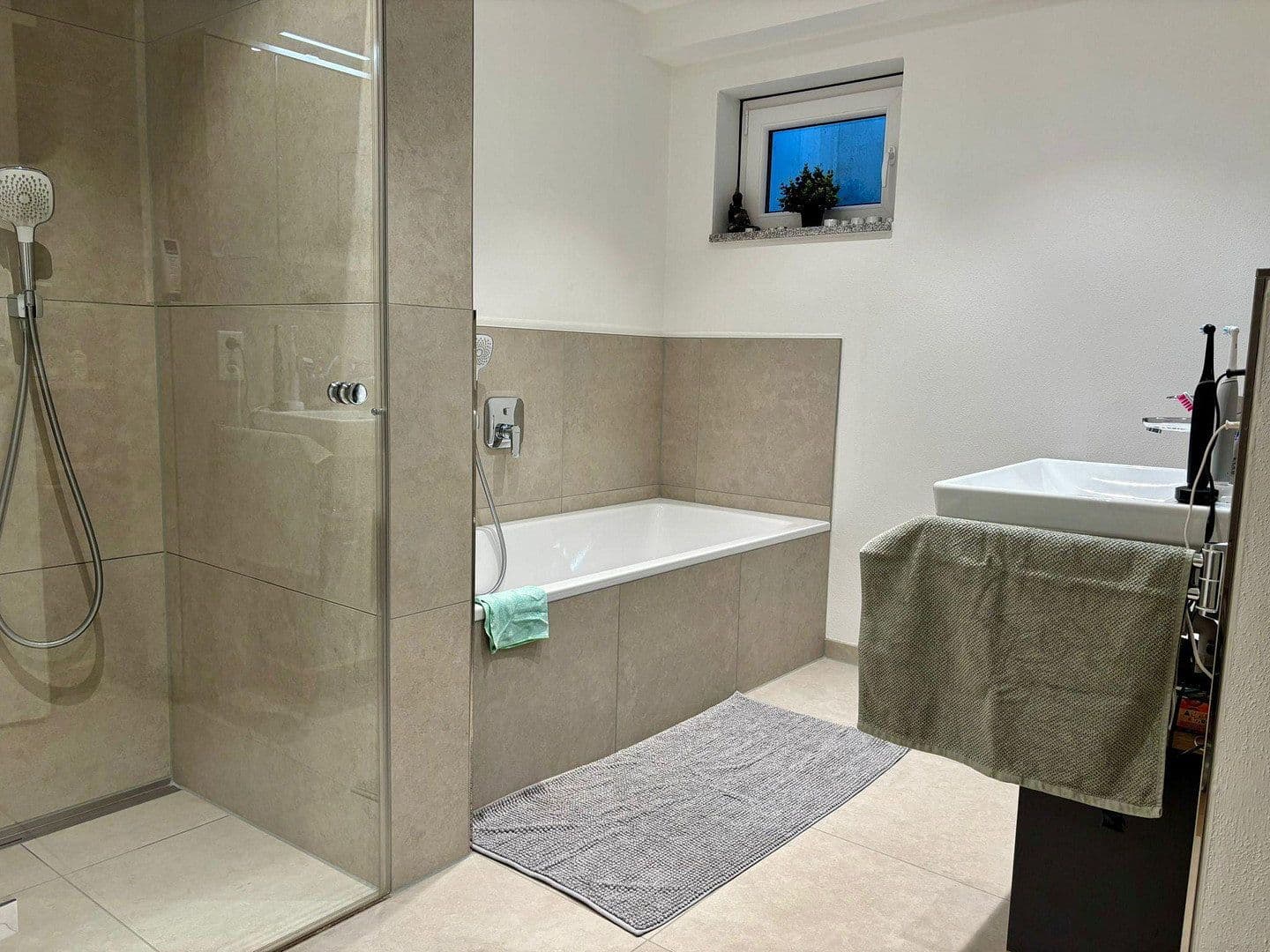 Prenájom bytu 2-izbový 77 m², Bürgermeister Krug Weg 5, Olching, Bavorsko Prenájom bytu 2-izbový 77 m², Bürgermeister Krug Weg 5, Olching, Bavorsko