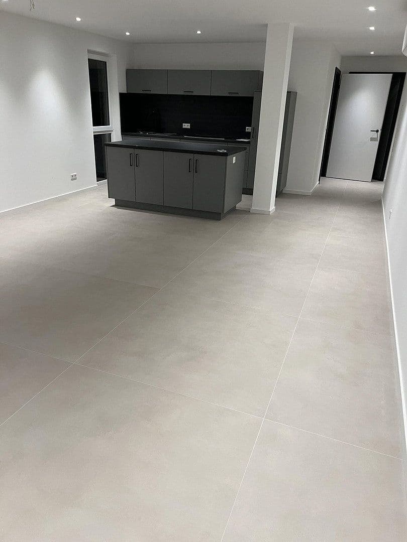 Prenájom bytu 2-izbový 80 m², Hausach, Bádensko-Wurttembersko Prenájom bytu 2-izbový 80 m², Hausach, Bádensko-Wurttembersko
