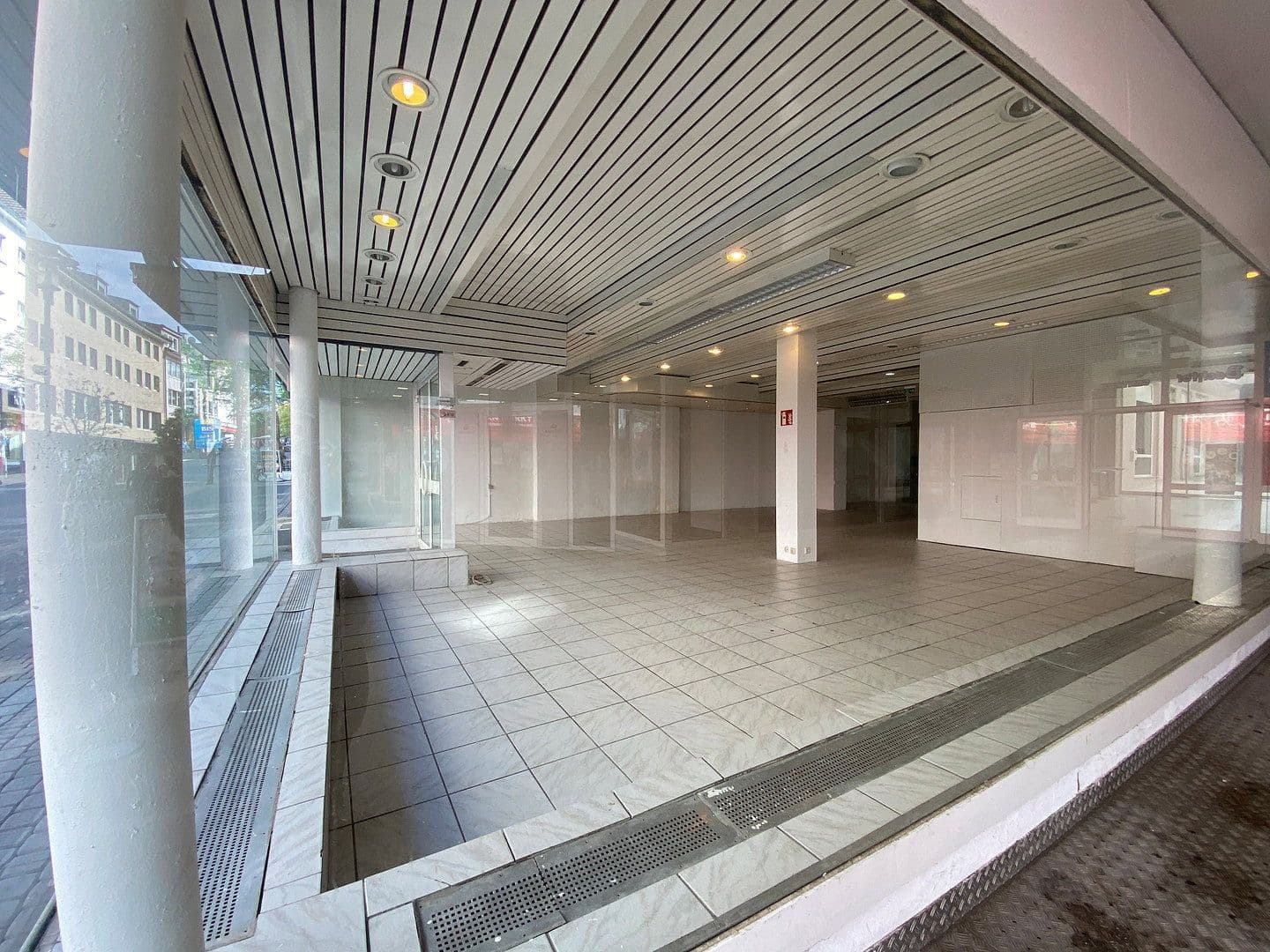 Prenájom nebytového priestoru 480 m², Solingen, Severné Porýnie - Westfálsko Prenájom nebytového priestoru 480 m², Solingen, Severné Porýnie - Westfálsko