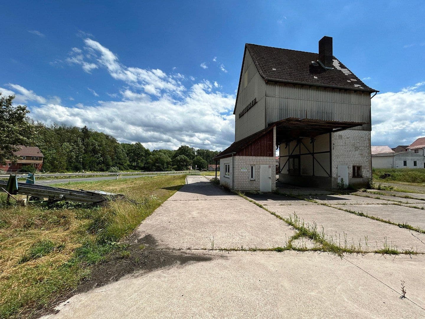 Predaj nebytového priestoru 2.508 m², Raiffeisenstraße 2, Sontra, Hesensko Predaj nebytového priestoru 2.508 m², Raiffeisenstraße 2, Sontra, Hesensko
