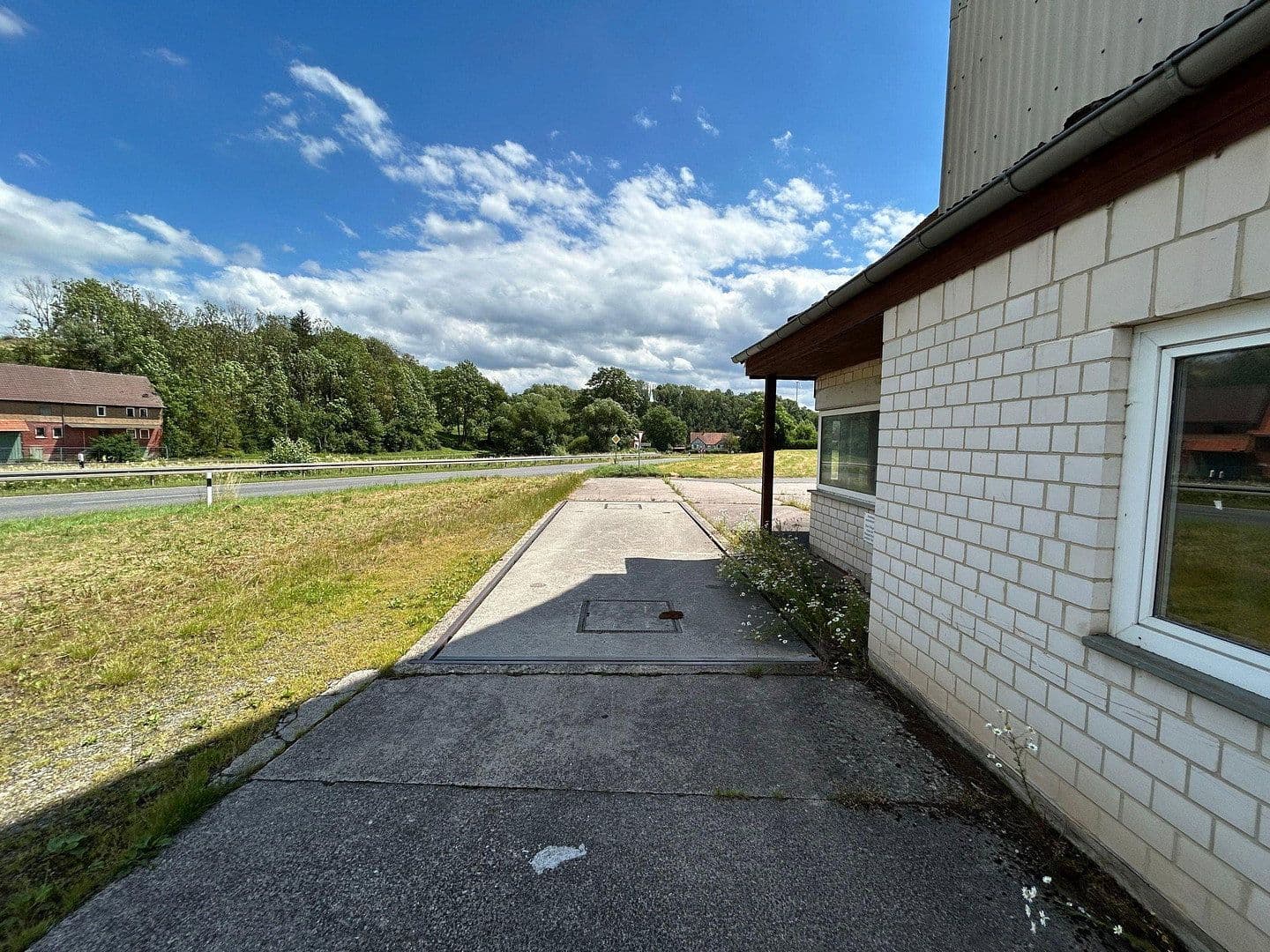 Predaj nebytového priestoru 2.508 m², Raiffeisenstraße 2, Sontra, Hesensko Predaj nebytového priestoru 2.508 m², Raiffeisenstraße 2, Sontra, Hesensko