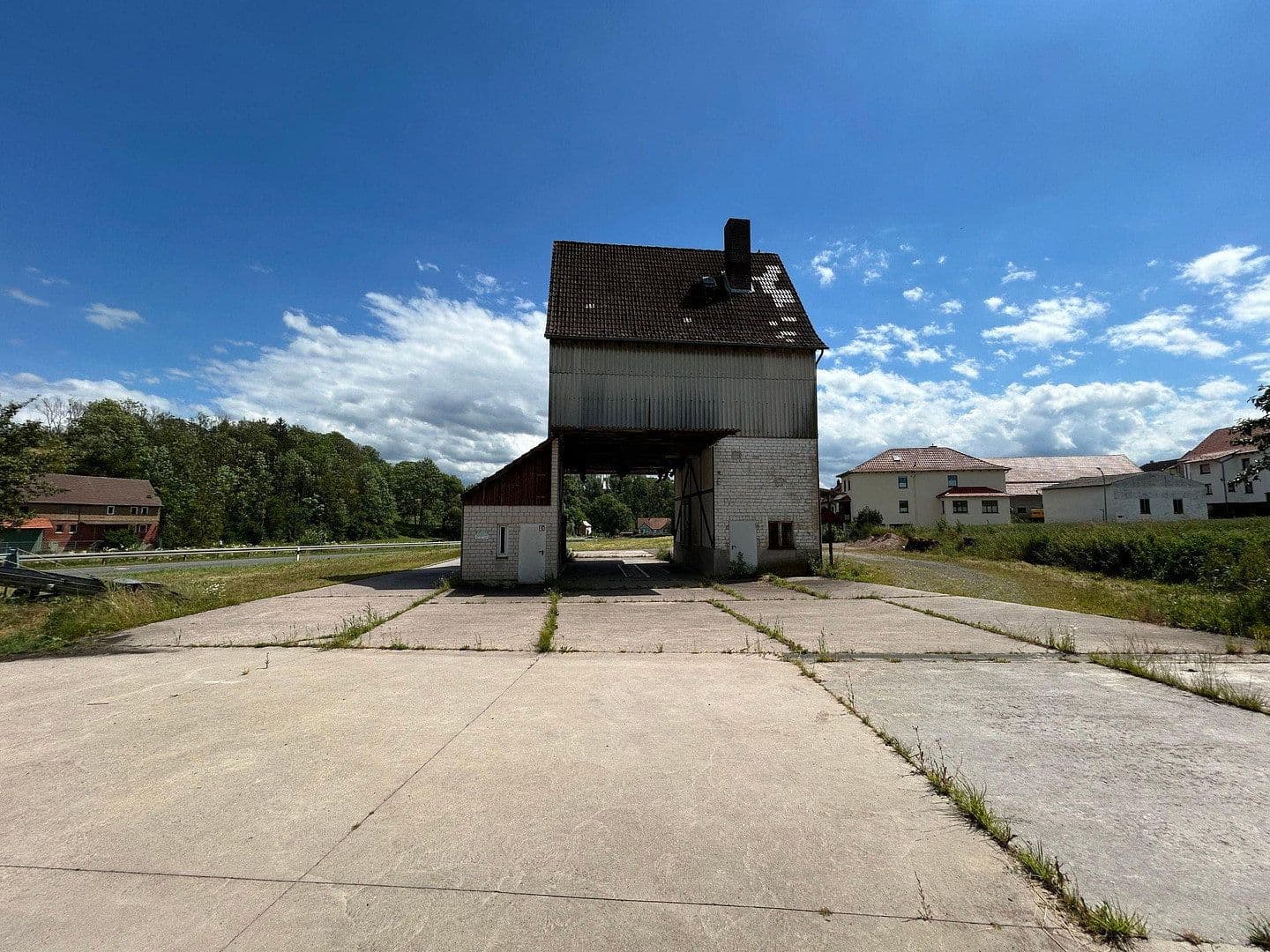 Predaj nebytového priestoru 2.508 m², Raiffeisenstraße 2, Sontra, Hesensko Predaj nebytového priestoru 2.508 m², Raiffeisenstraße 2, Sontra, Hesensko