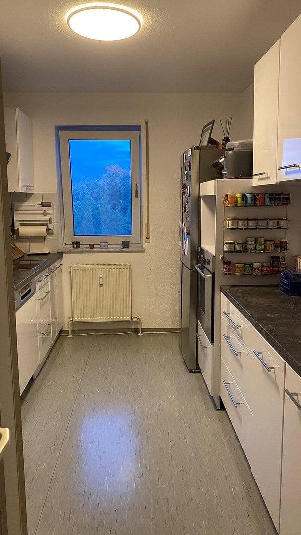 Prenájom bytu 3-izbový 90 m², Hallesche Allee 13, Karlsruhe, Bádensko-Wurttembersko Prenájom bytu 3-izbový 90 m², Hallesche Allee 13, Karlsruhe, Bádensko-Wurttembersko