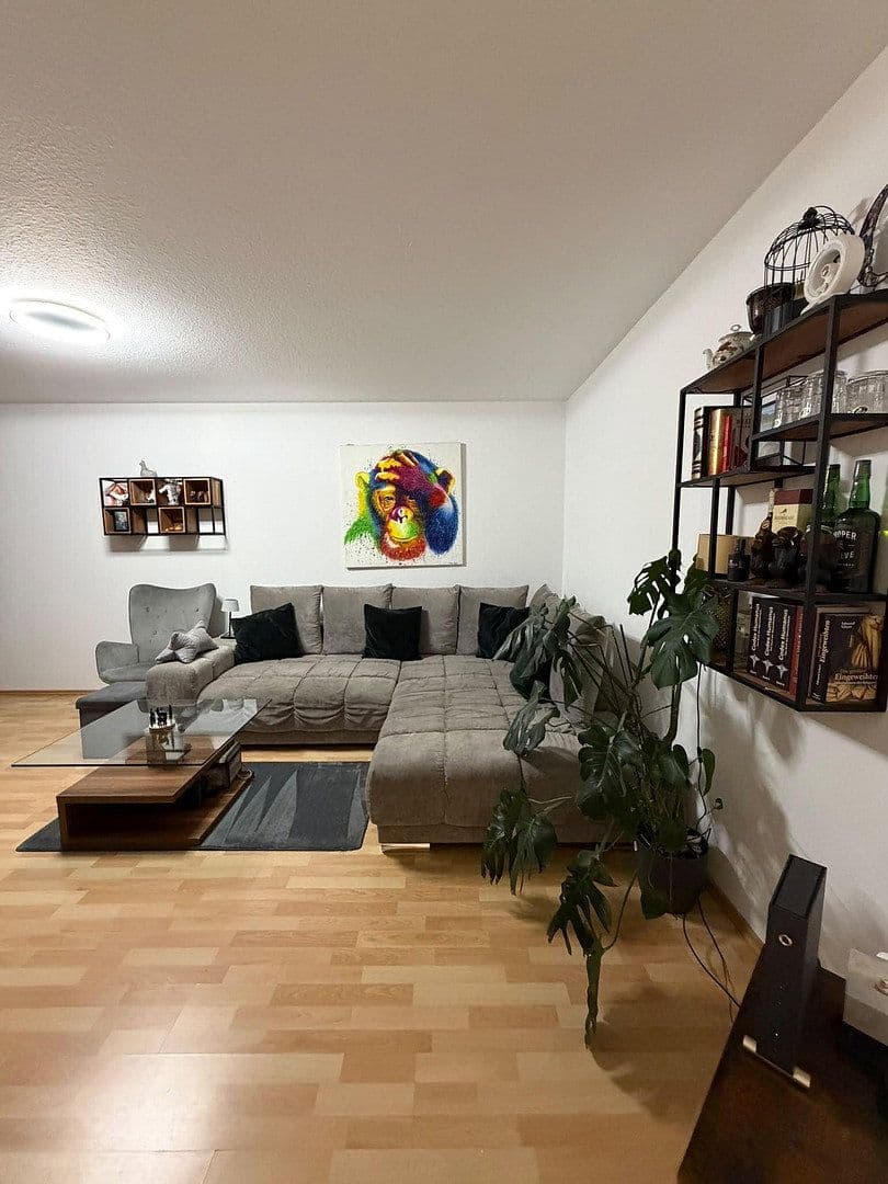 Prenájom bytu 3-izbový 90 m², Hallesche Allee 13, Karlsruhe, Bádensko-Wurttembersko Prenájom bytu 3-izbový 90 m², Hallesche Allee 13, Karlsruhe, Bádensko-Wurttembersko