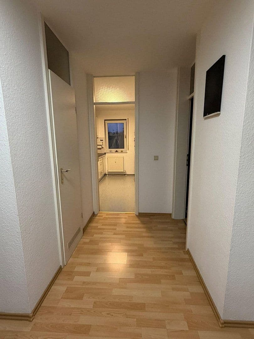 Prenájom bytu 3-izbový 90 m², Hallesche Allee 13, Karlsruhe, Bádensko-Wurttembersko Prenájom bytu 3-izbový 90 m², Hallesche Allee 13, Karlsruhe, Bádensko-Wurttembersko