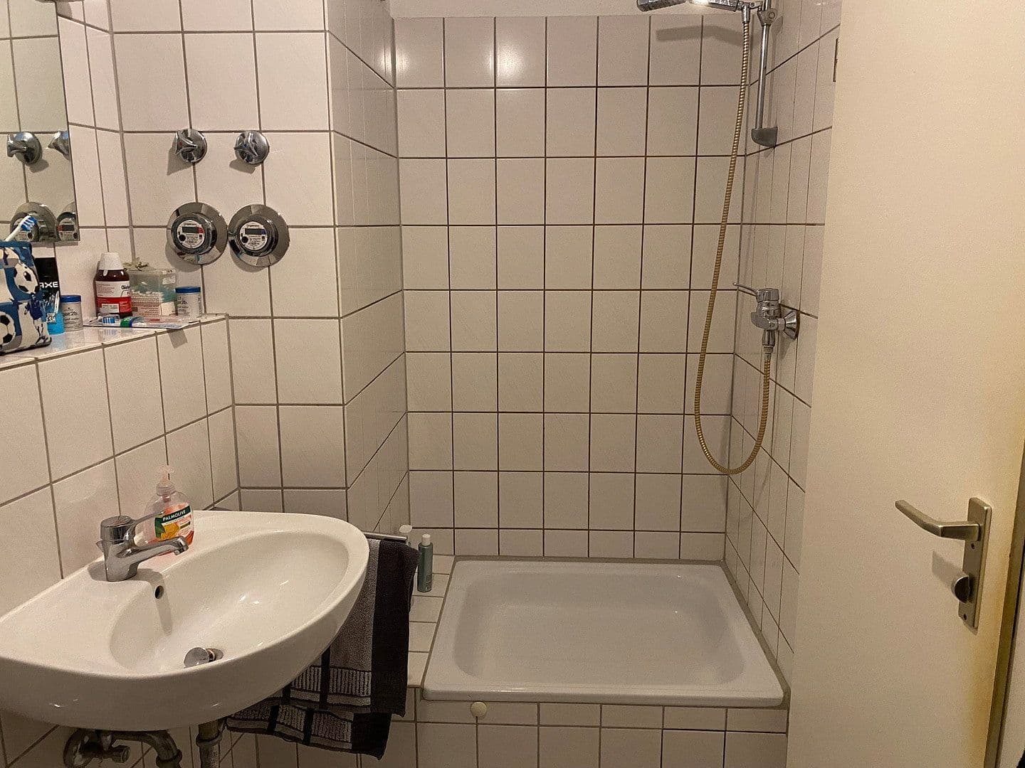 Prenájom bytu 3-izbový 90 m², Hallesche Allee 13, Karlsruhe, Bádensko-Wurttembersko Prenájom bytu 3-izbový 90 m², Hallesche Allee 13, Karlsruhe, Bádensko-Wurttembersko