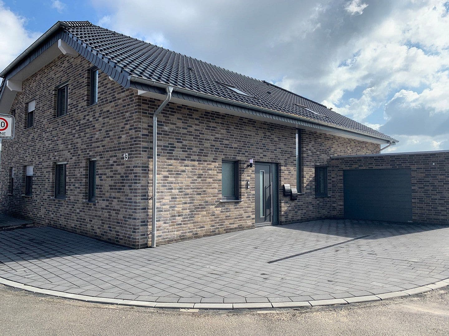 Prenájom bytu 2-izbový 80 m², Am Segelberg 13, Wassenberg, Severné Porýnie - Westfálsko Prenájom bytu 2-izbový 80 m², Am Segelberg 13, Wassenberg, Severné Porýnie - Westfálsko