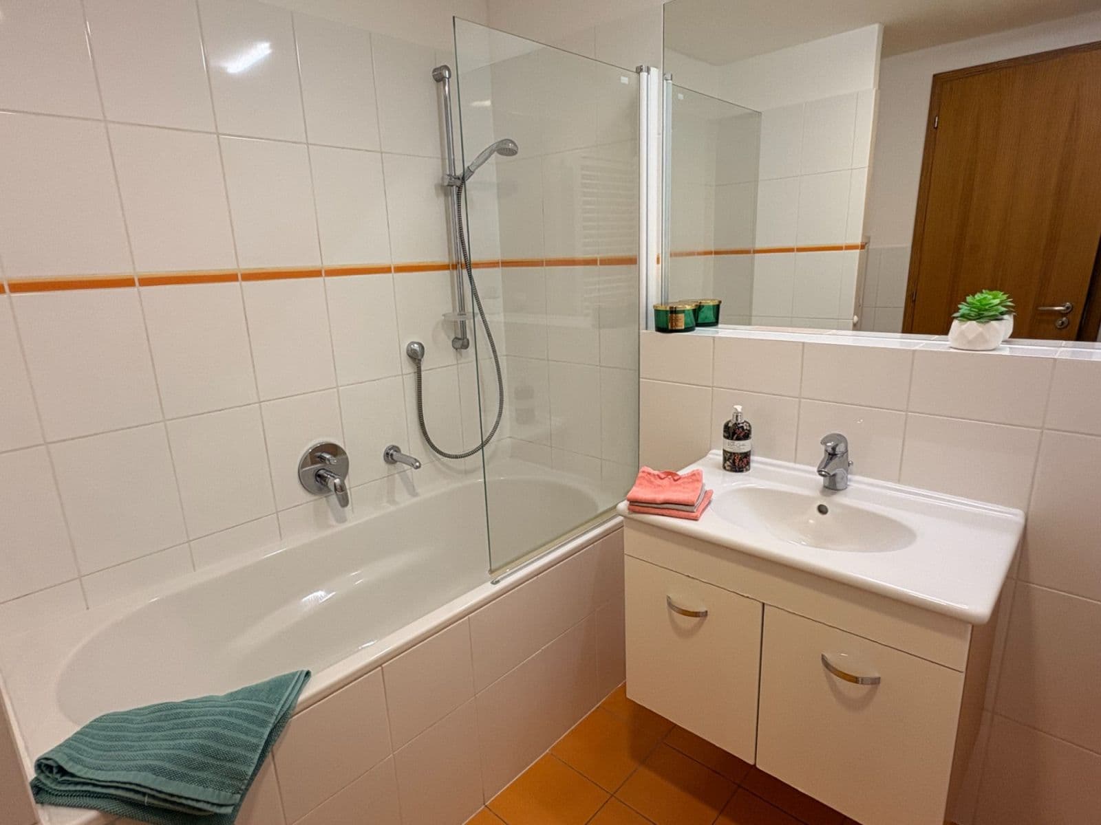 Prenájom bytu 2-izbový 75 m², Linhartova, Praha, Praha Prenájom bytu 2-izbový 75 m², Linhartova, Praha, Praha