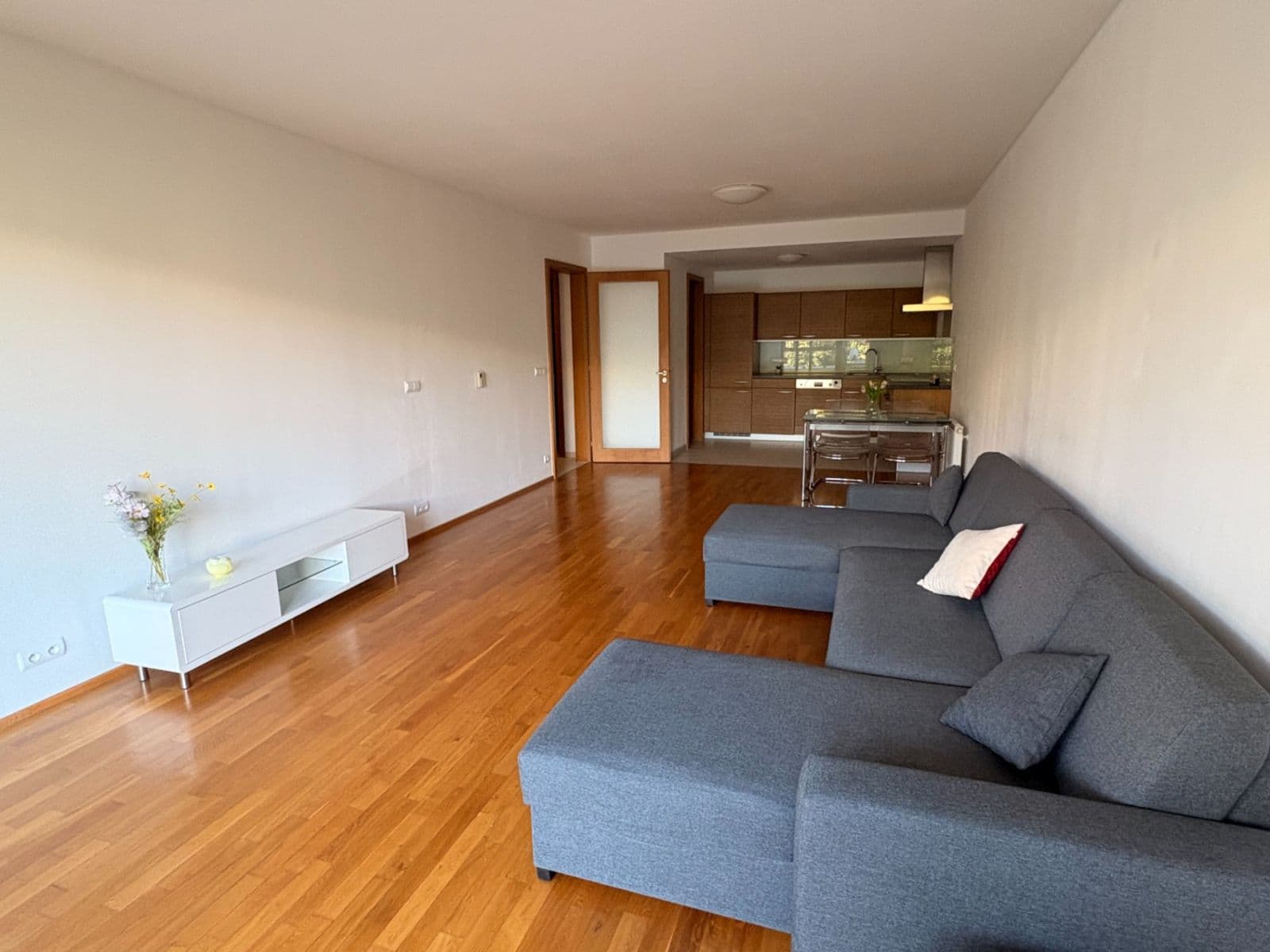 Prenájom bytu 2-izbový 75 m², Linhartova, Praha, Praha Prenájom bytu 2-izbový 75 m², Linhartova, Praha, Praha