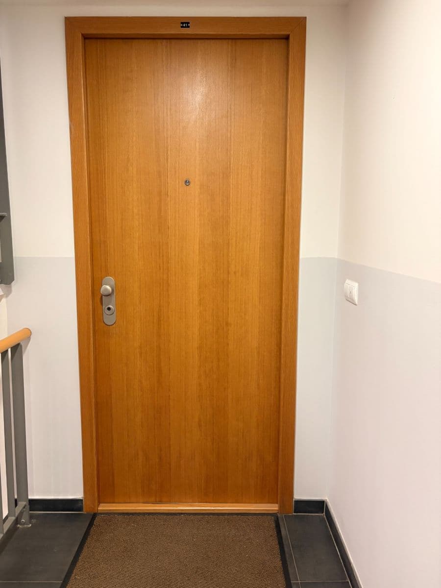Prenájom bytu 2-izbový 75 m², Linhartova, Praha, Praha Prenájom bytu 2-izbový 75 m², Linhartova, Praha, Praha