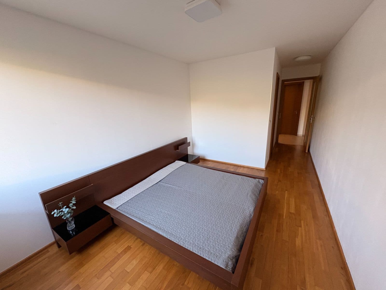 Prenájom bytu 2-izbový 75 m², Linhartova, Praha, Praha Prenájom bytu 2-izbový 75 m², Linhartova, Praha, Praha