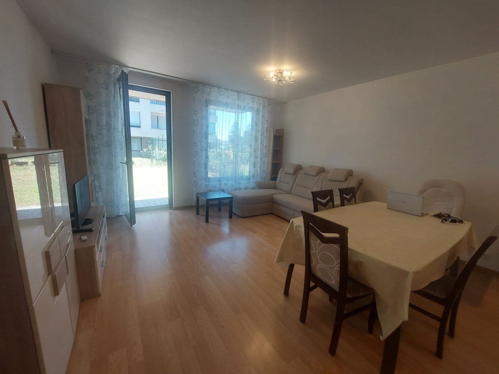 Prenájom bytu 2-izbový 60 m², Sousedíkova, Praha, Praha Prenájom bytu 2-izbový 60 m², Sousedíkova, Praha, Praha