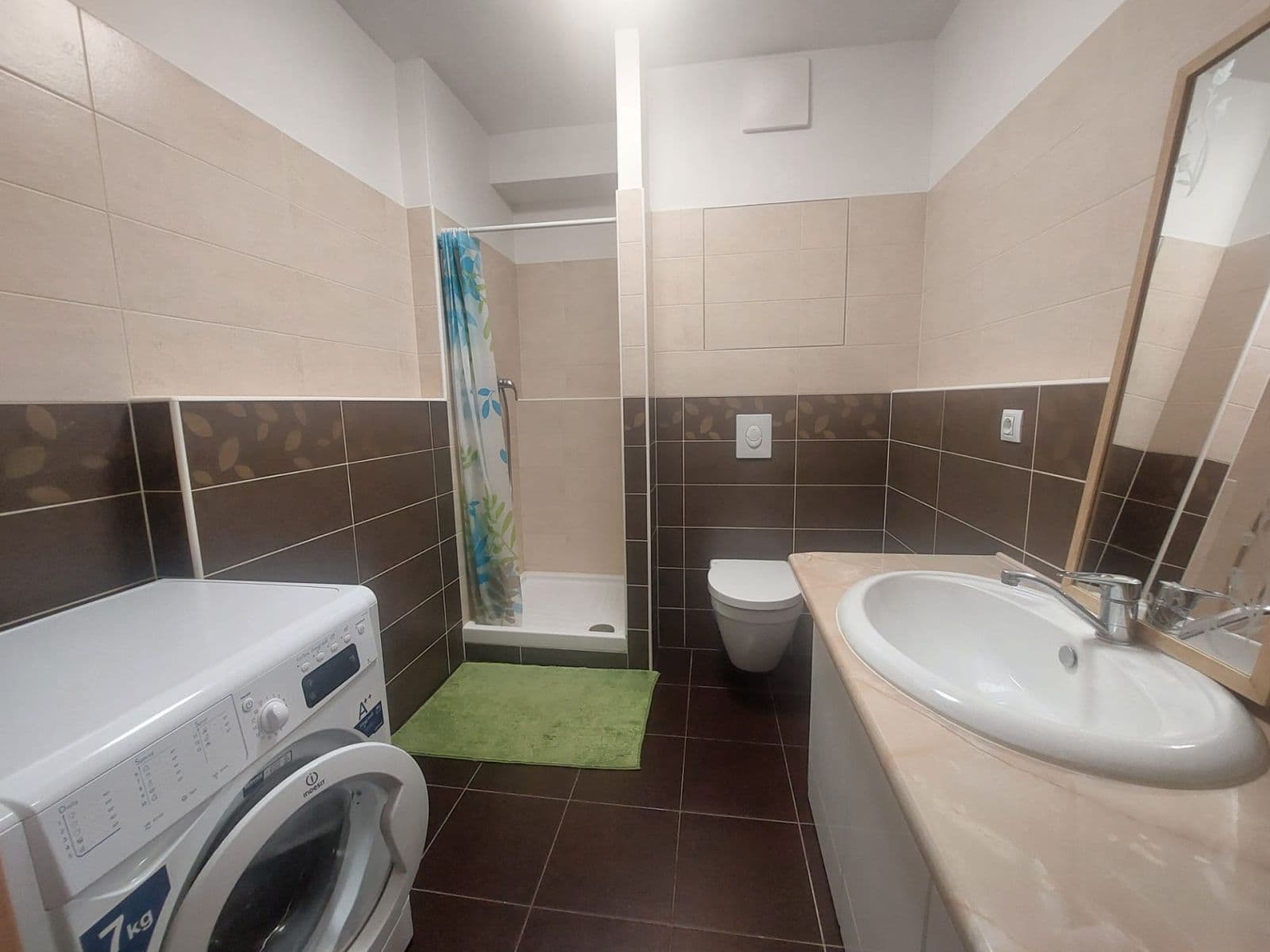 Prenájom bytu 2-izbový 60 m², Sousedíkova, Praha, Praha Prenájom bytu 2-izbový 60 m², Sousedíkova, Praha, Praha