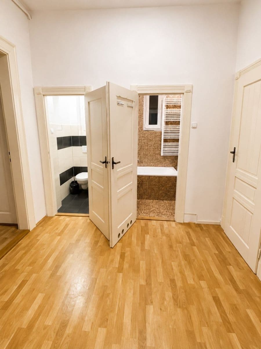 Prenájom bytu 2-izbový 50 m², Lužická, Praha, Praha Prenájom bytu 2-izbový 50 m², Lužická, Praha, Praha