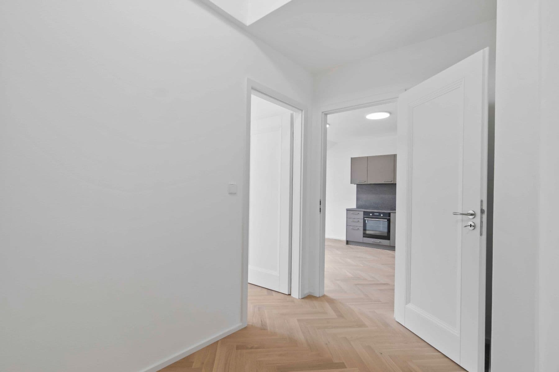 Prenájom bytu 3-izbový 91 m², Sezimova, Praha, Praha Prenájom bytu 3-izbový 91 m², Sezimova, Praha, Praha
