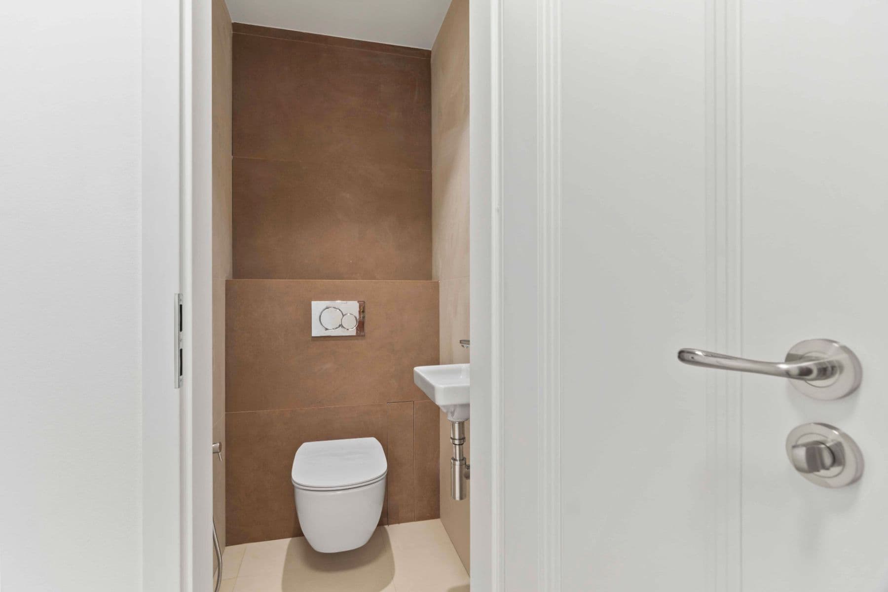 Prenájom bytu 3-izbový 91 m², Sezimova, Praha, Praha Prenájom bytu 3-izbový 91 m², Sezimova, Praha, Praha