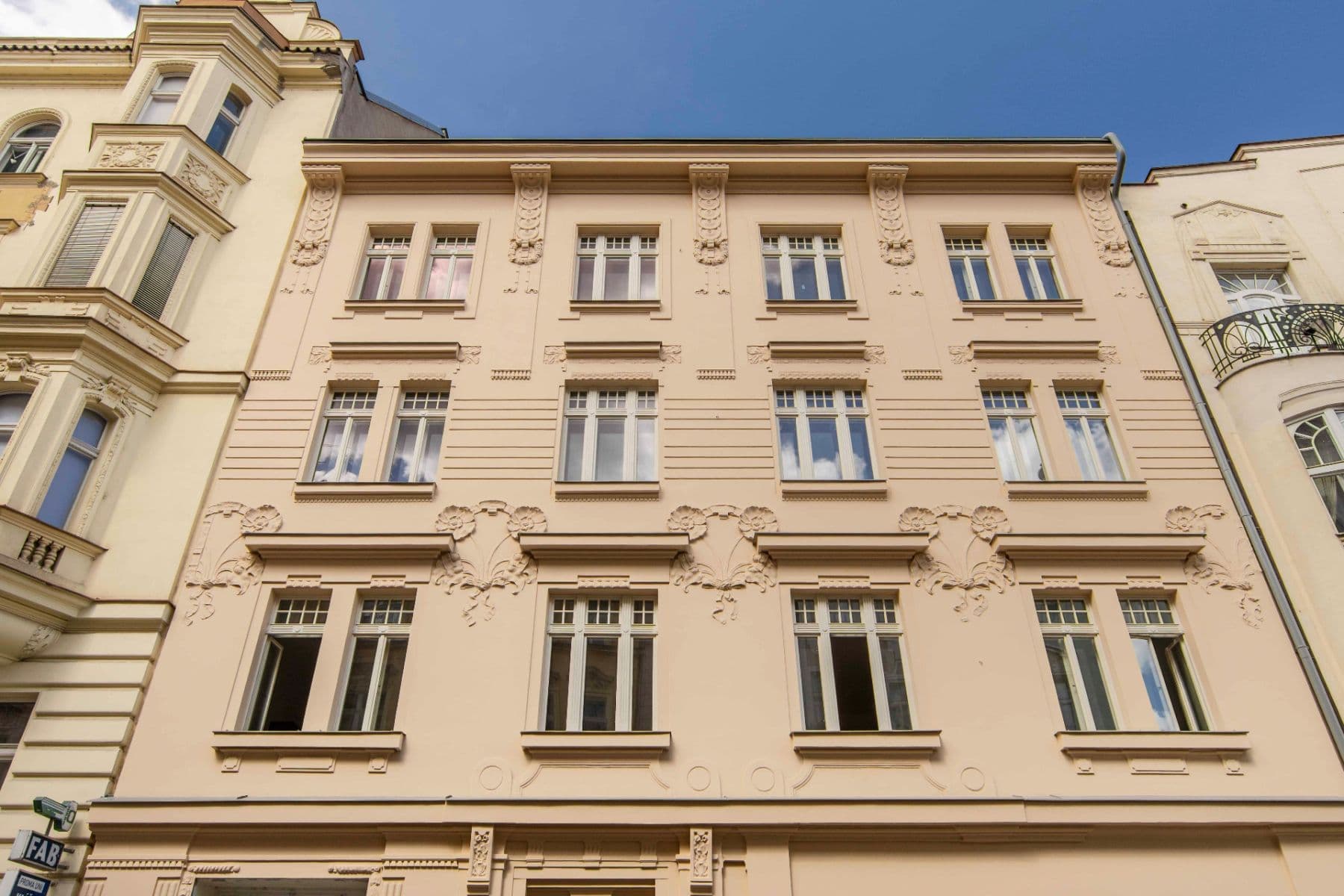 Prenájom bytu 3-izbový 91 m², Sezimova, Praha, Praha Prenájom bytu 3-izbový 91 m², Sezimova, Praha, Praha