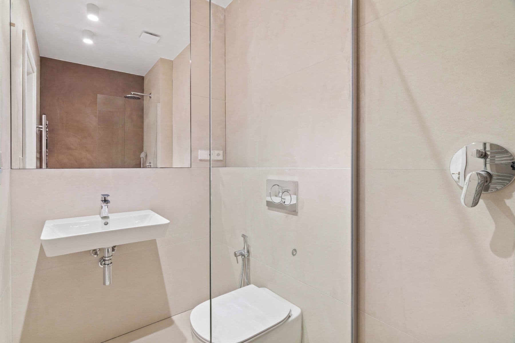 Prenájom bytu 4-izbový 87 m², Sezimova, Praha, Praha Prenájom bytu 4-izbový 87 m², Sezimova, Praha, Praha