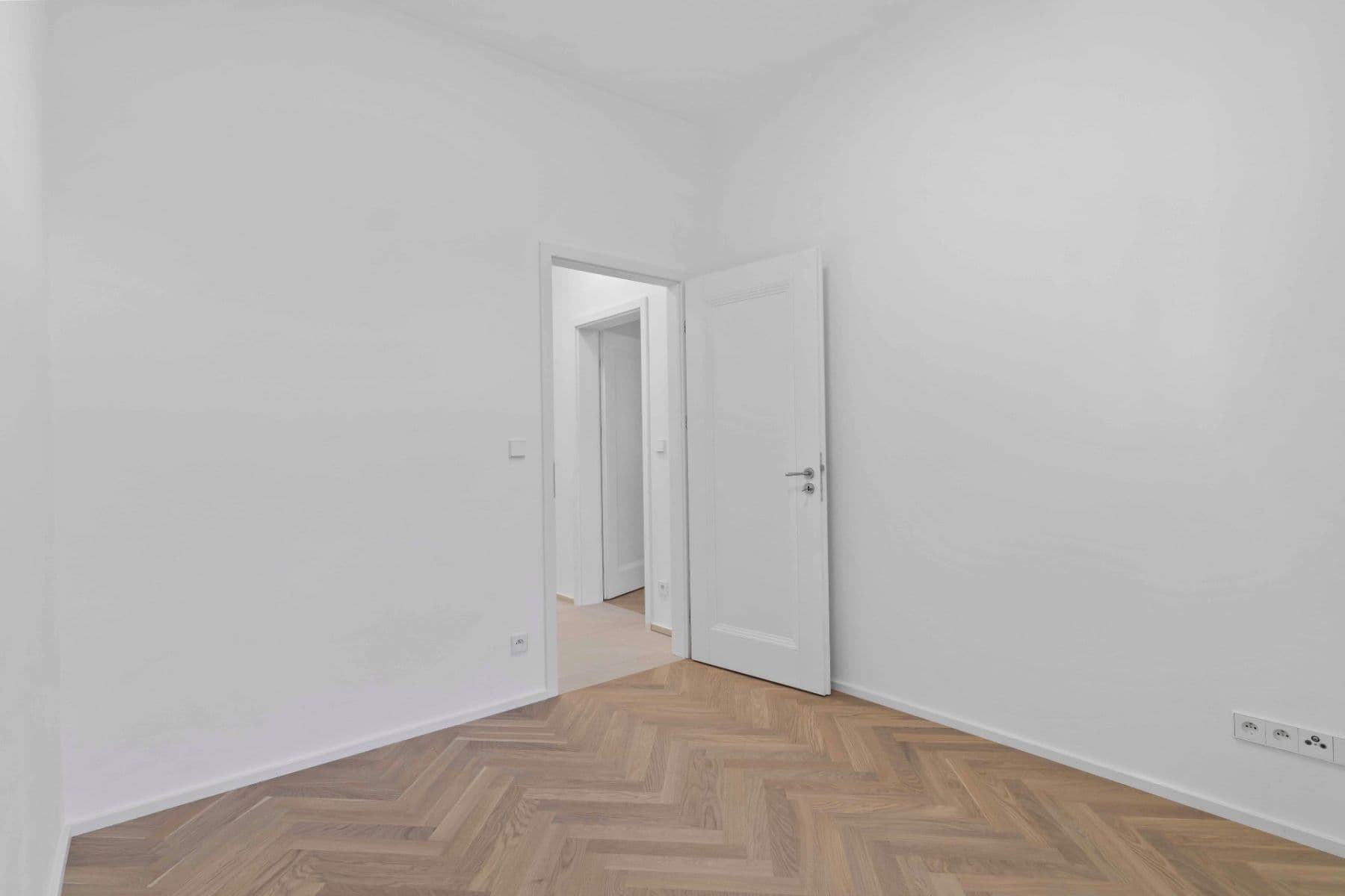 Prenájom bytu 4-izbový 87 m², Sezimova, Praha, Praha Prenájom bytu 4-izbový 87 m², Sezimova, Praha, Praha