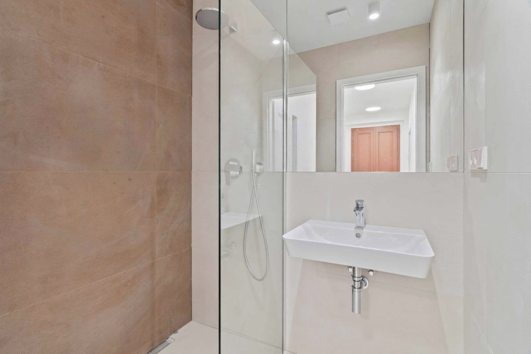 Prenájom bytu 4-izbový 87 m², Sezimova, Praha, Praha Prenájom bytu 4-izbový 87 m², Sezimova, Praha, Praha
