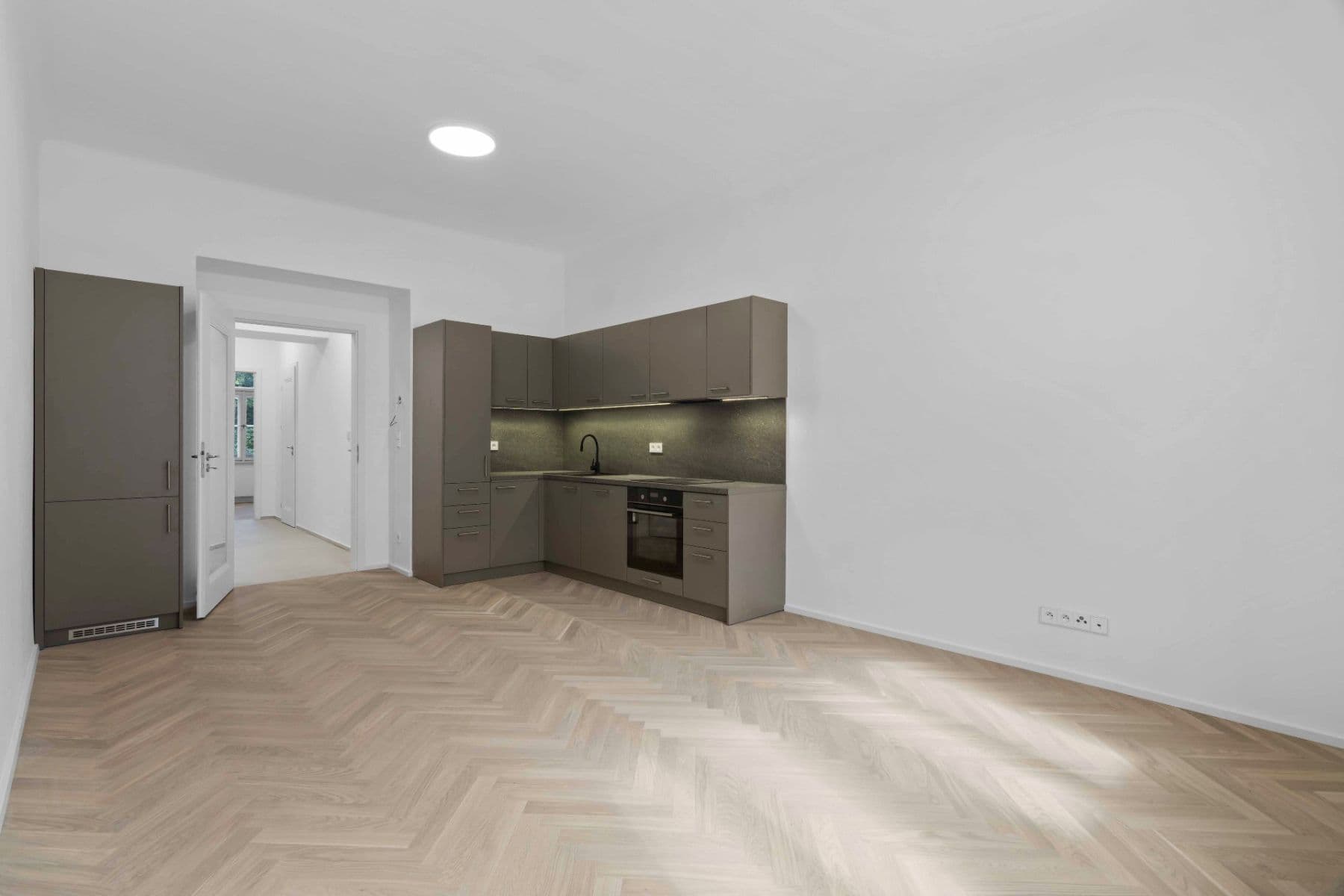 Prenájom bytu 3-izbový 66 m², Sezimova, Praha, Praha Prenájom bytu 3-izbový 66 m², Sezimova, Praha, Praha